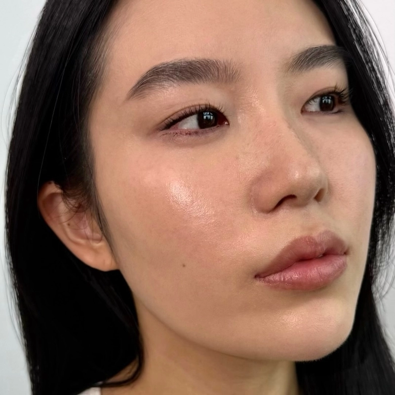 しっとりした印象の艶肌が叶う限定キットのSTAFF REVIEW | スタッフ